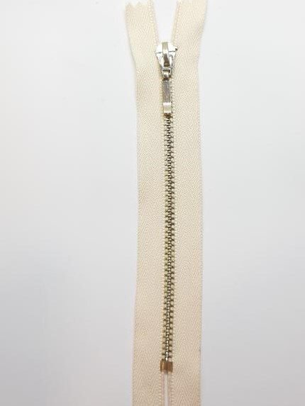 Cremallera beige 25 cms malla oro claro visible