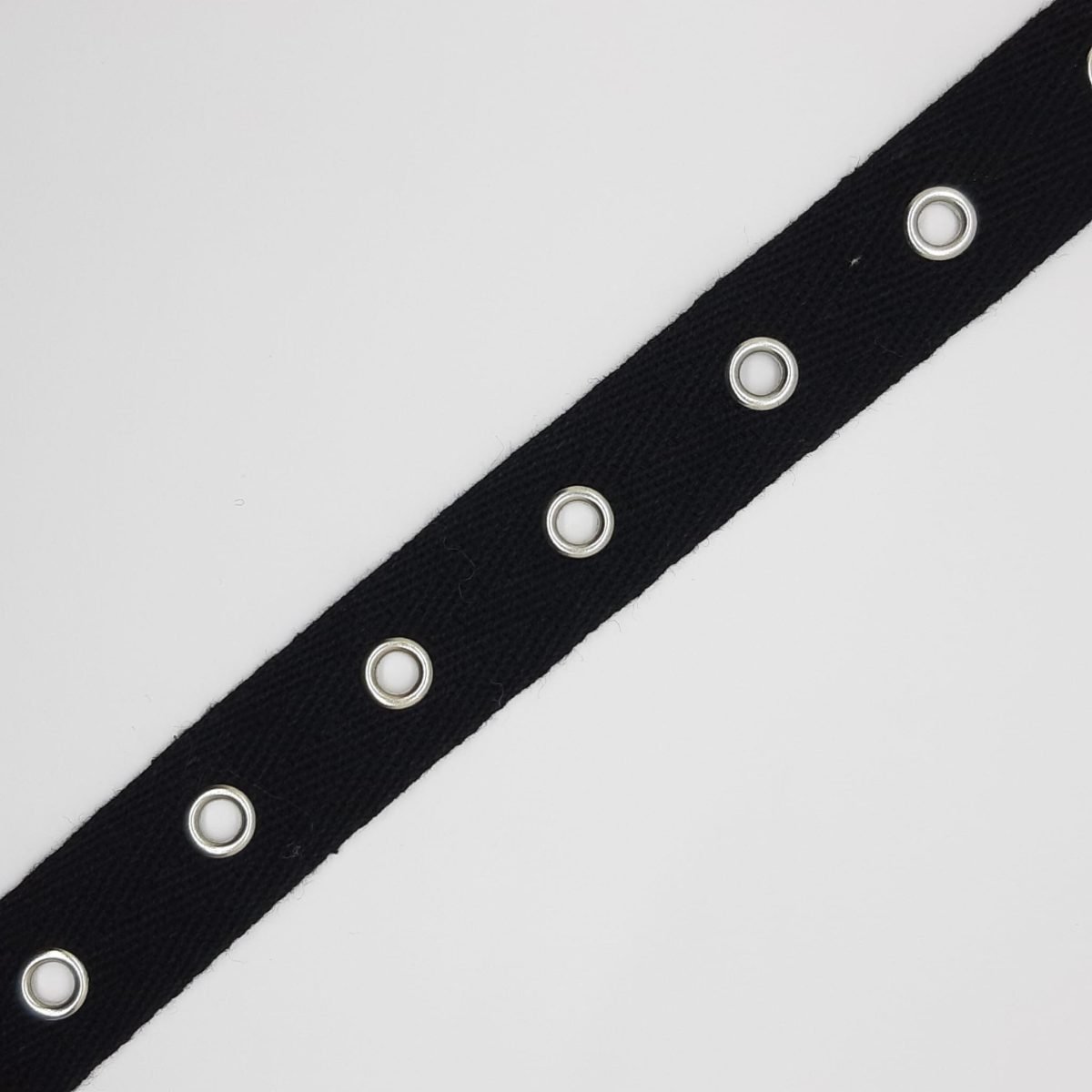 Cinta con ojetes negro 2 cms
