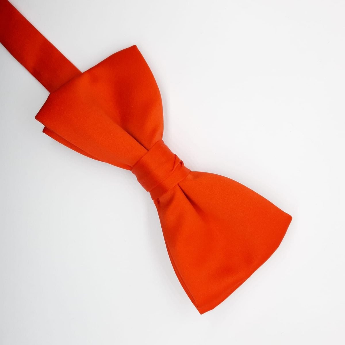 Pajarita caballero clásica con regulador roja