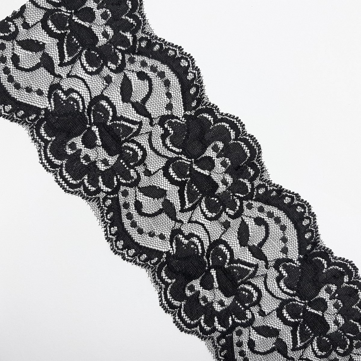 Entredos encaje elástico negro floral rematado en puntas especial lencería