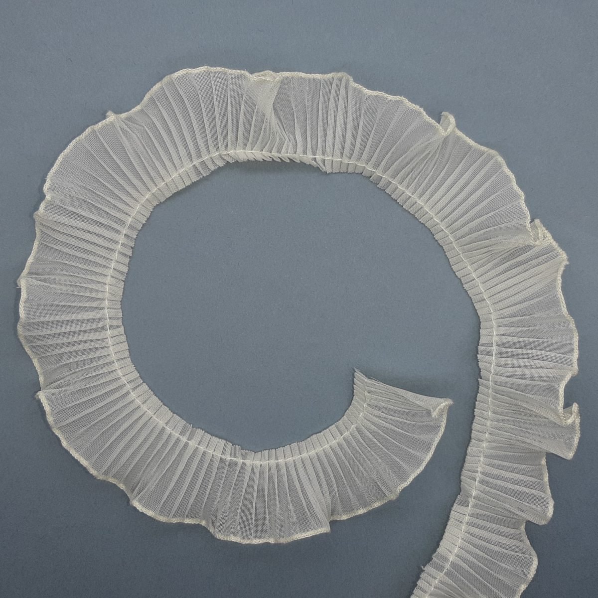 Volante plisado organza beige tul decorativo