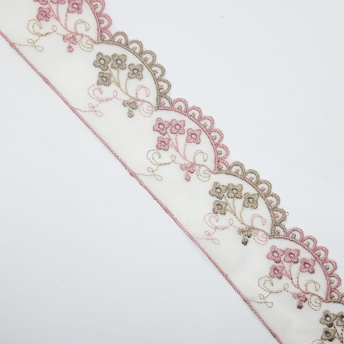 Encaje tul bordado con flores camel y rosa 