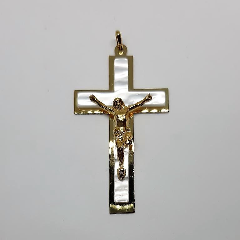 Cruz con imagen dorada