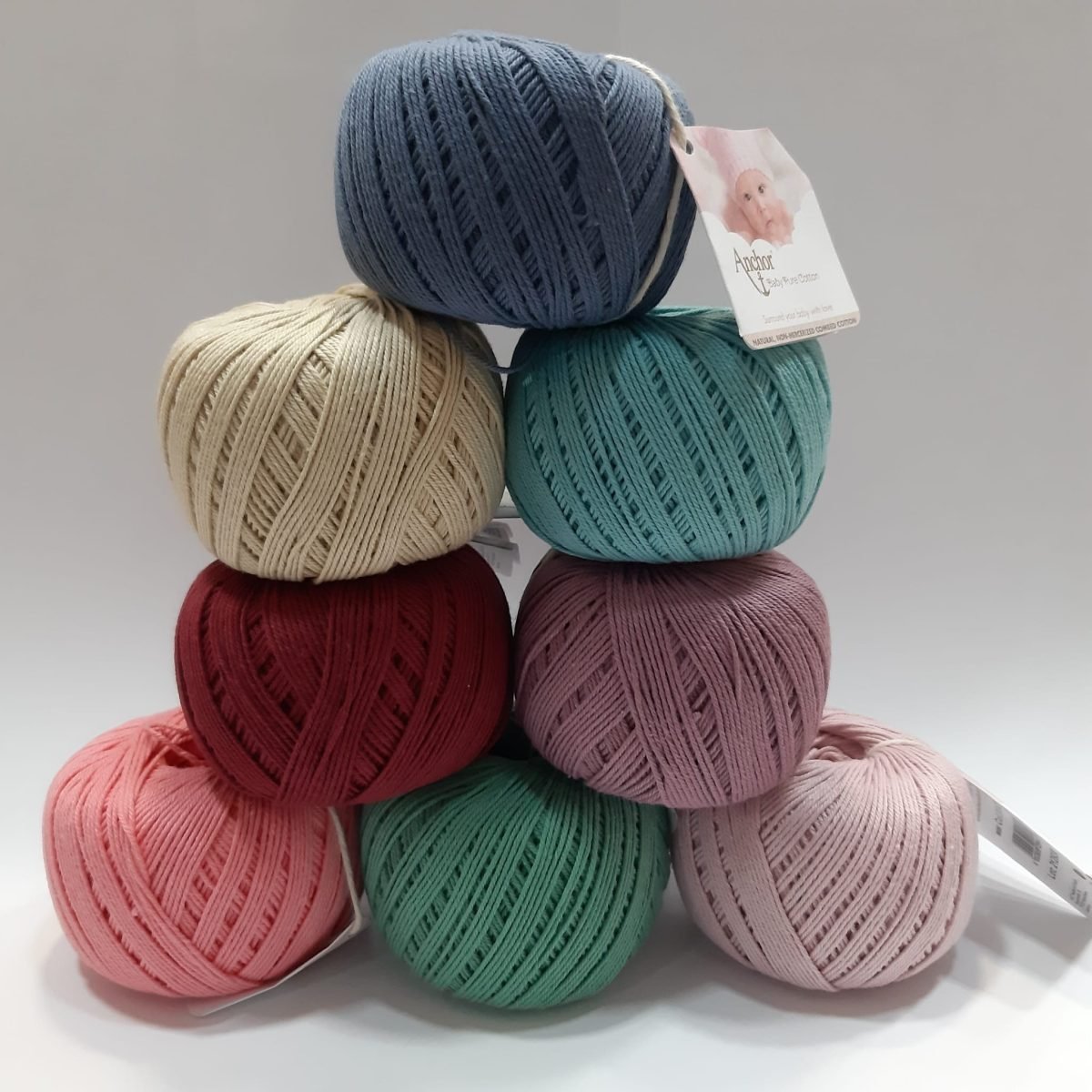 Ovillo Anchor 100% algodón. Hilo perlé mate para prendas delicadas de bebe.