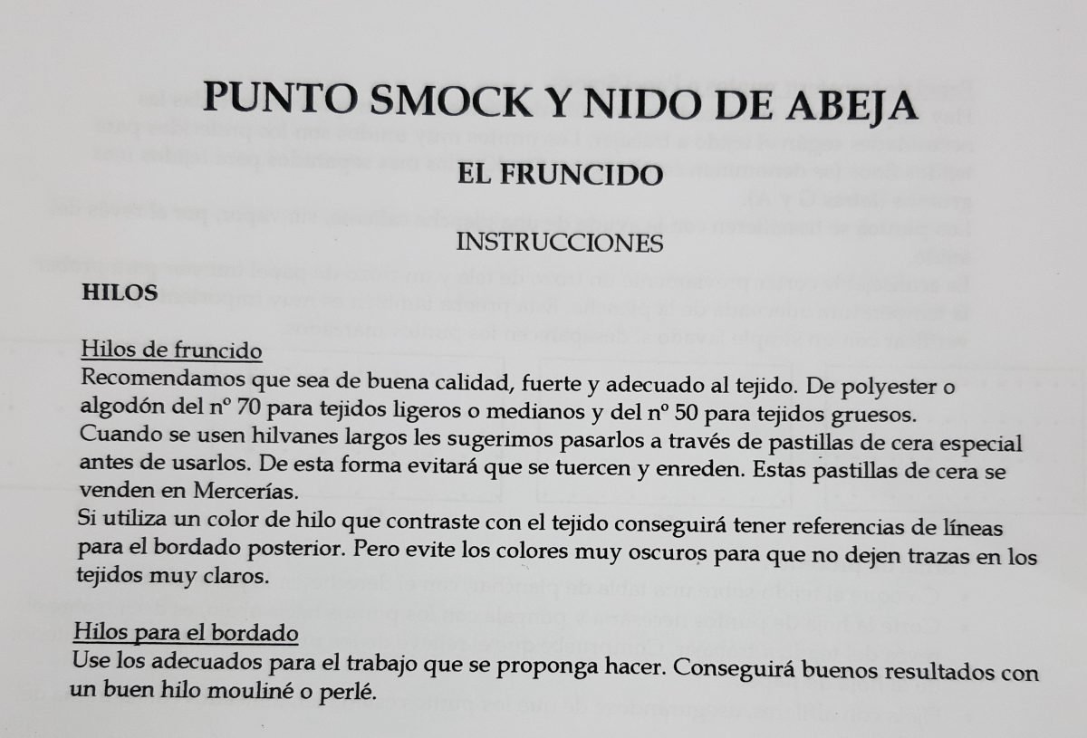 Papel para punto smock y nido de abeja. Con pautas regulares de puntos para transferir sobre la tela a bordar.