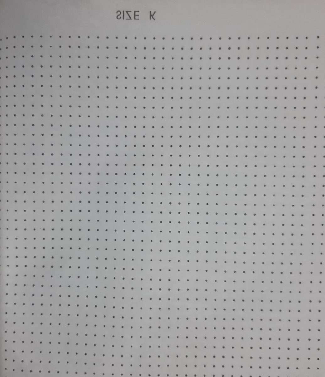 Papel para punto smock y nido de abeja talla K. Con pautas regulares de puntos para transferir sobre la tela a bordar.