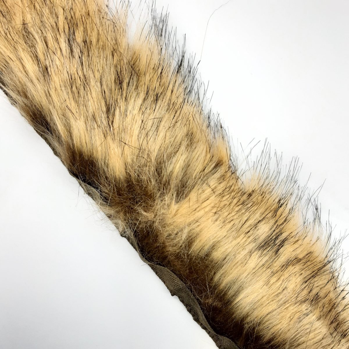 Tira de pelo para gorros 70 cms