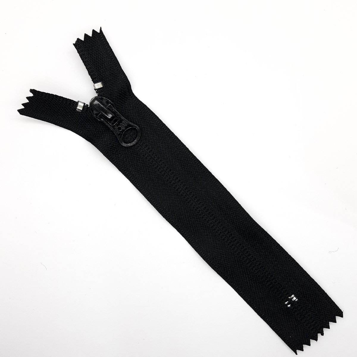 Cremallera invisible cerrada 14 cms