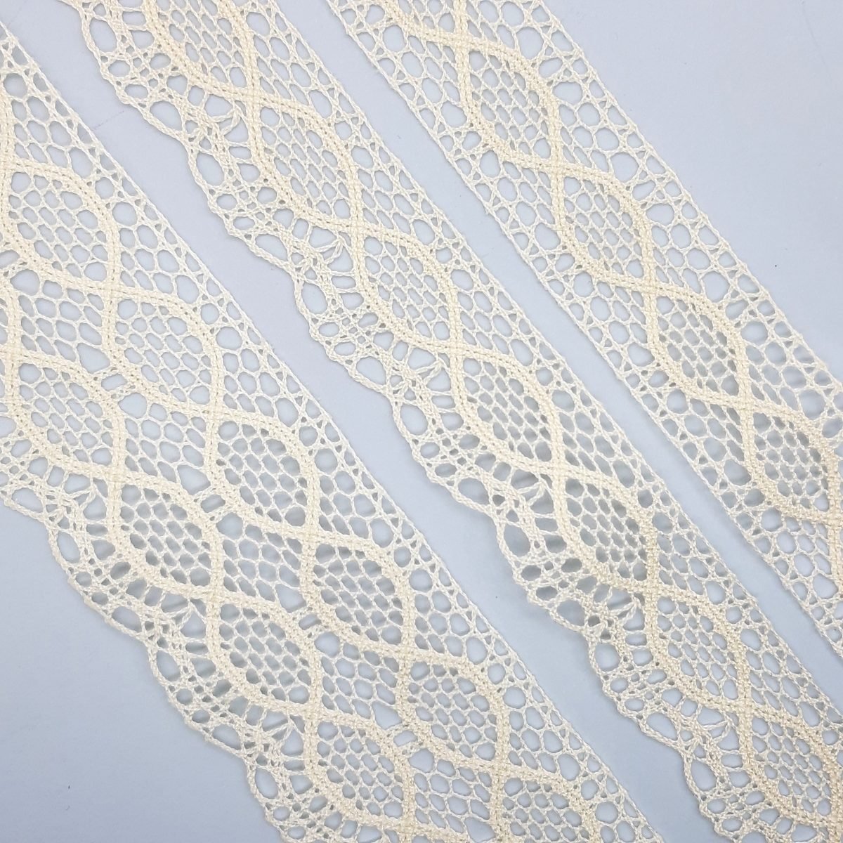 Juego encaje bolillo beige algodón 100%. 