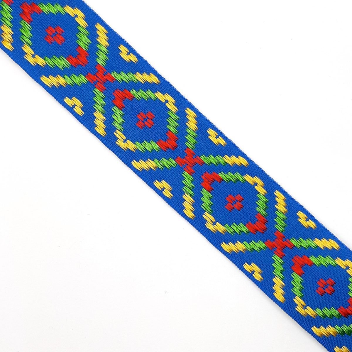 Galón tapacosturas azulón con rombos decorativos de 2,5 cms