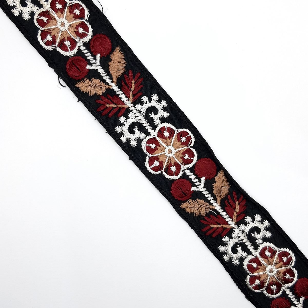 Galón tapacosturas bordado flor 3,5 cms