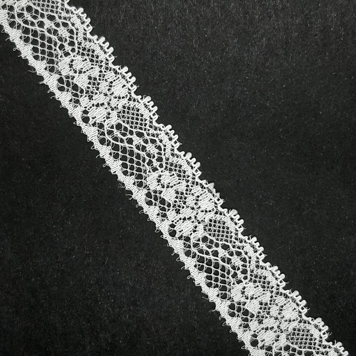 Juego entredos y encajes de nylon color beige con flores especial ceremonias