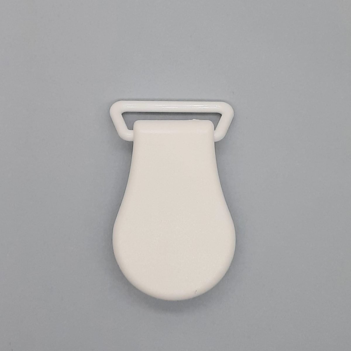 Pinza tirantes plástica 2 cms
