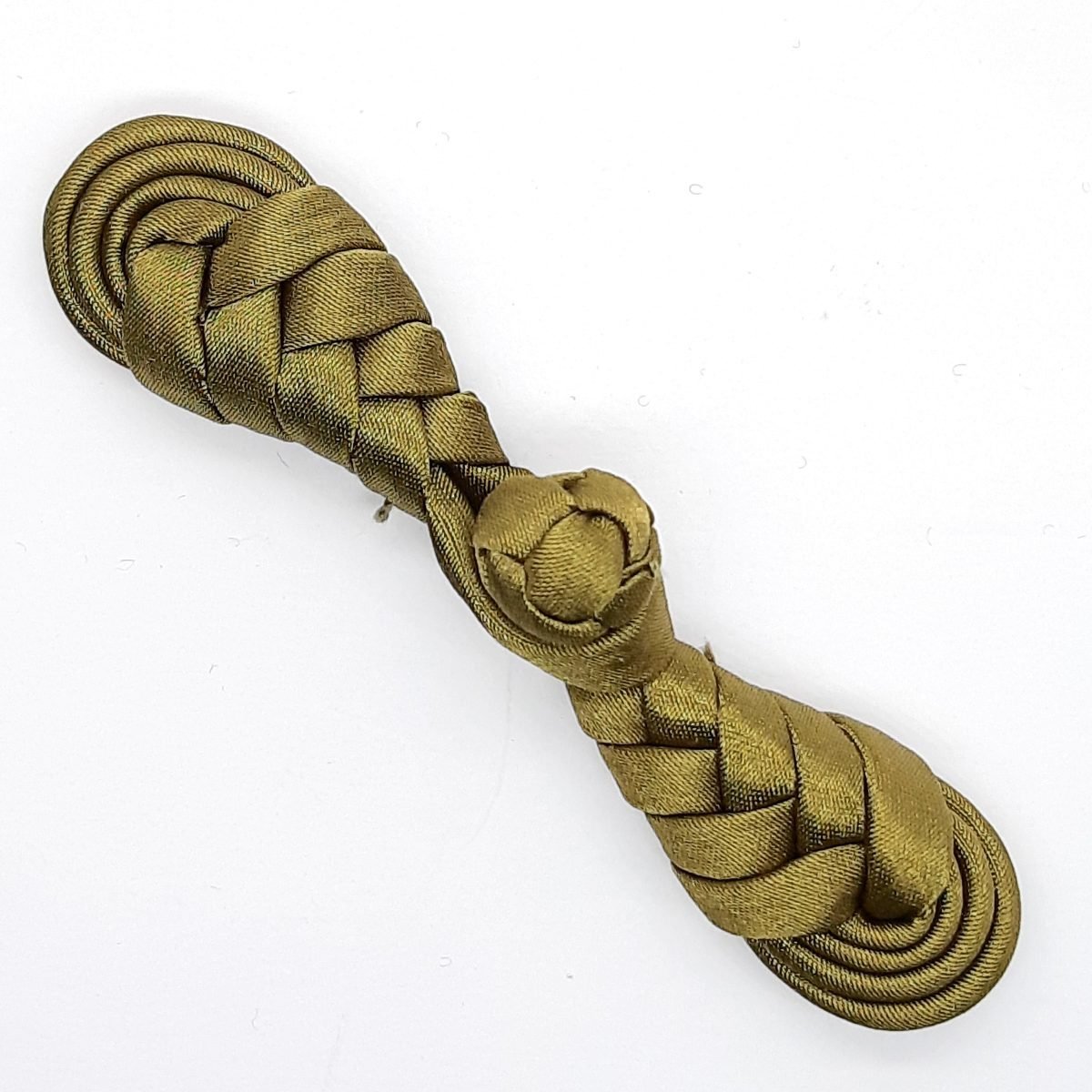 Alamar cierre pasamanería de raso color verde kaki