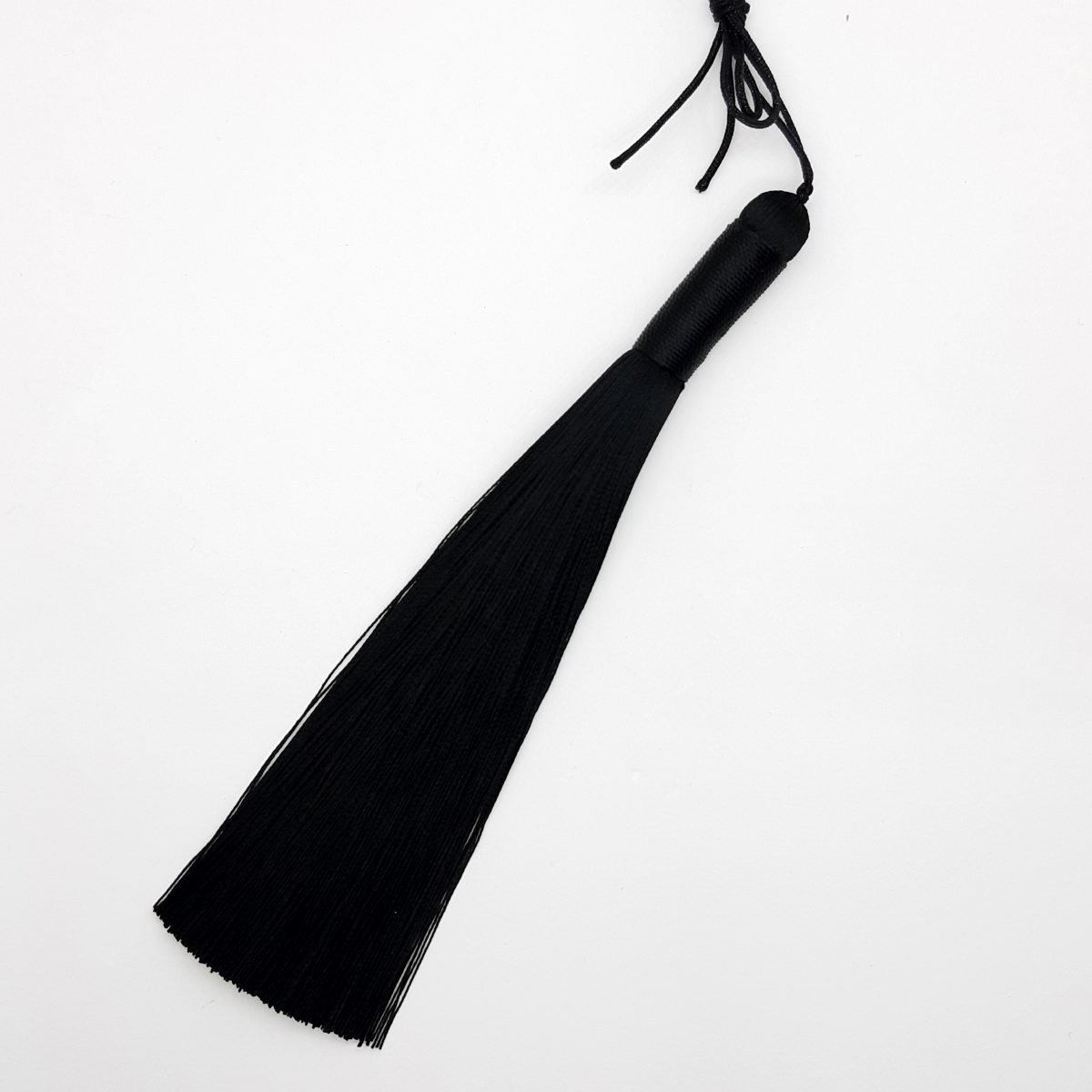 Borla rayón negro 12 cms