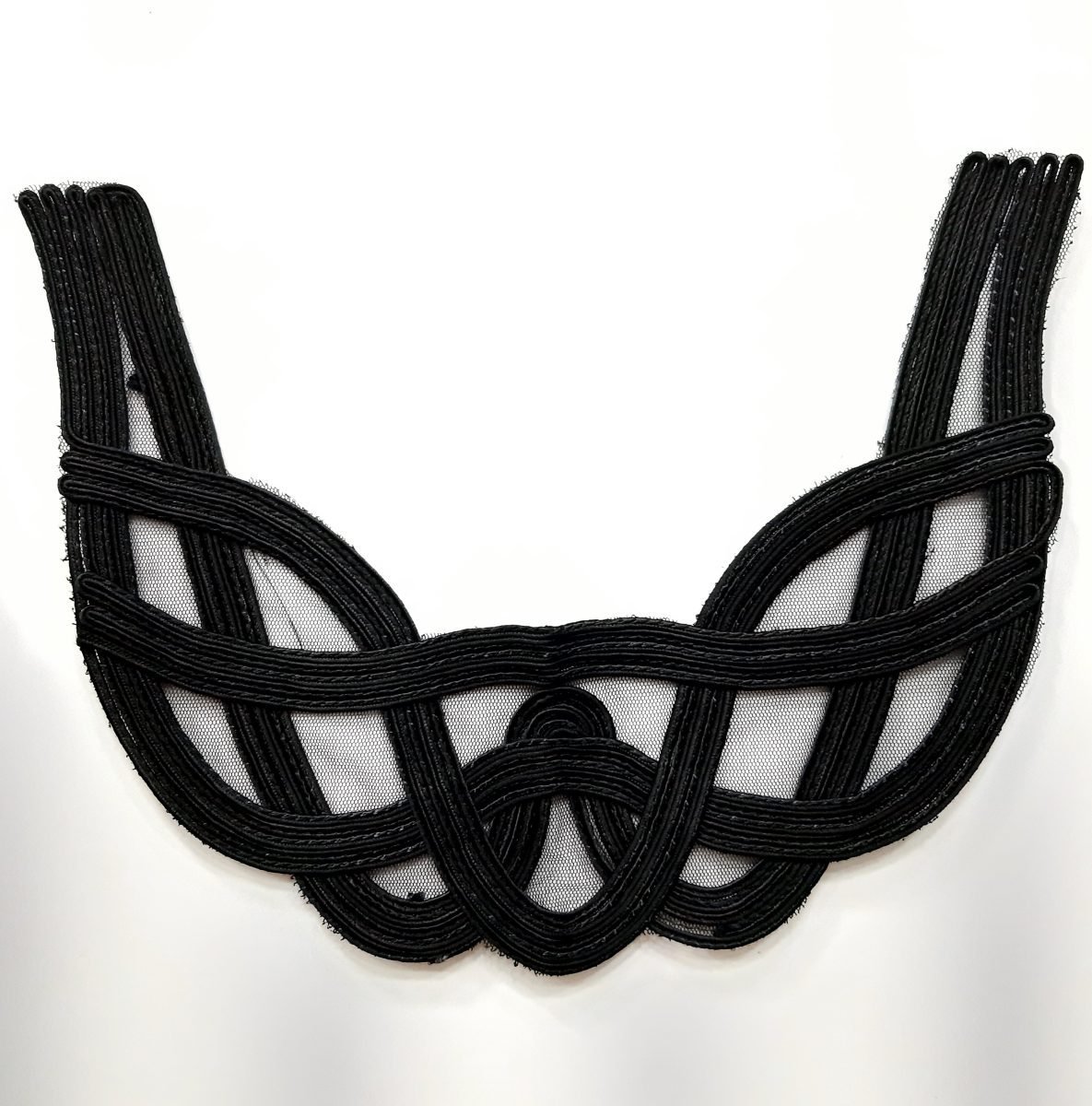 Cuello negro soutach rayón decorativo