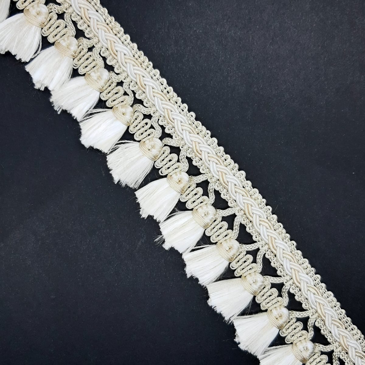 Fleco borlas marfil 4 cms