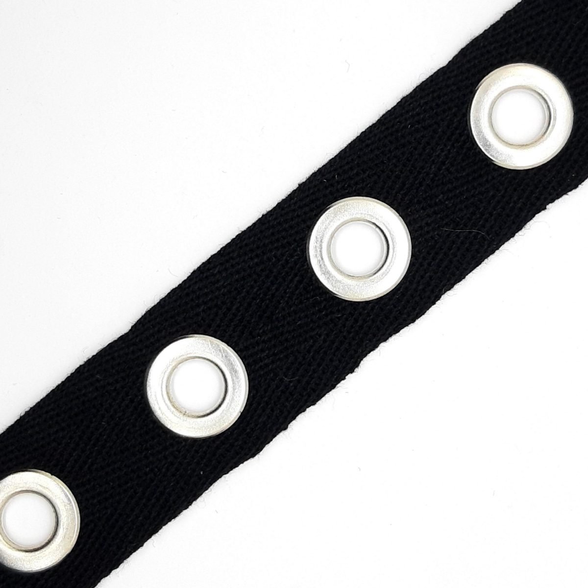 Cinta ojetes negra de 2,5 cms 