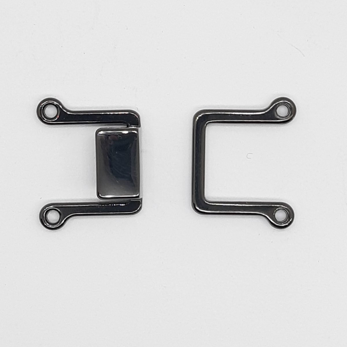 Cierre corcheta negra metálica