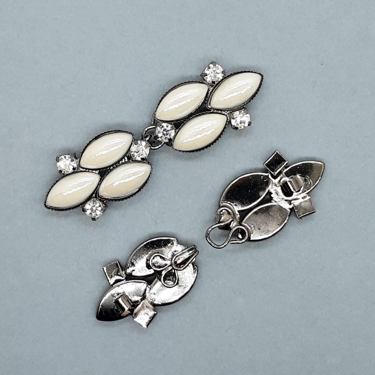 Alamar cierre con perla strass decorativo