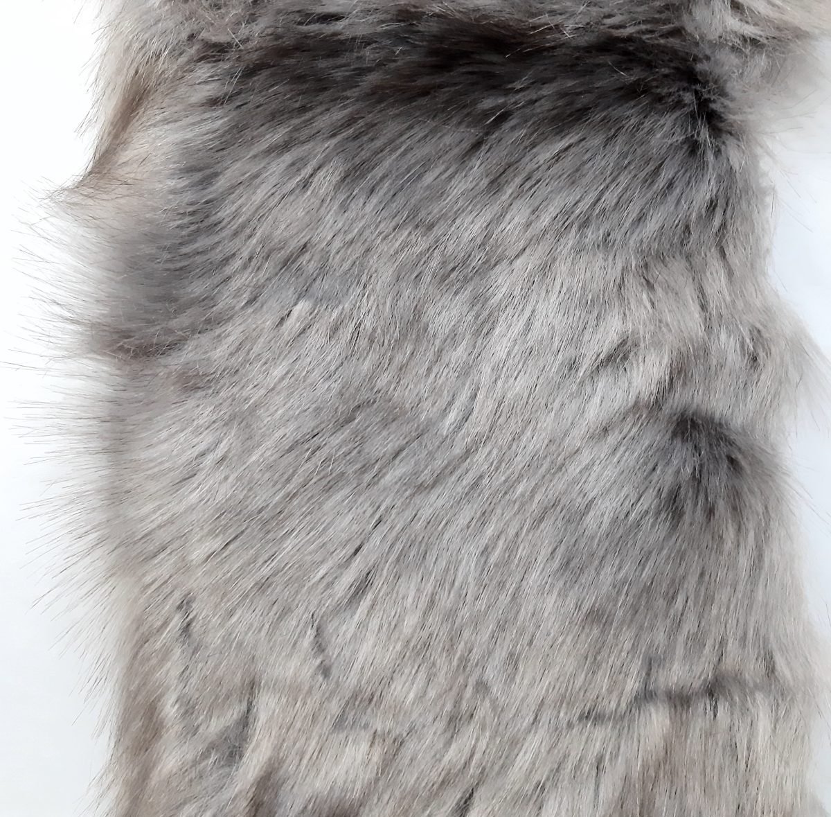 Pelo ecológico decorativo de color gris de 20 cms