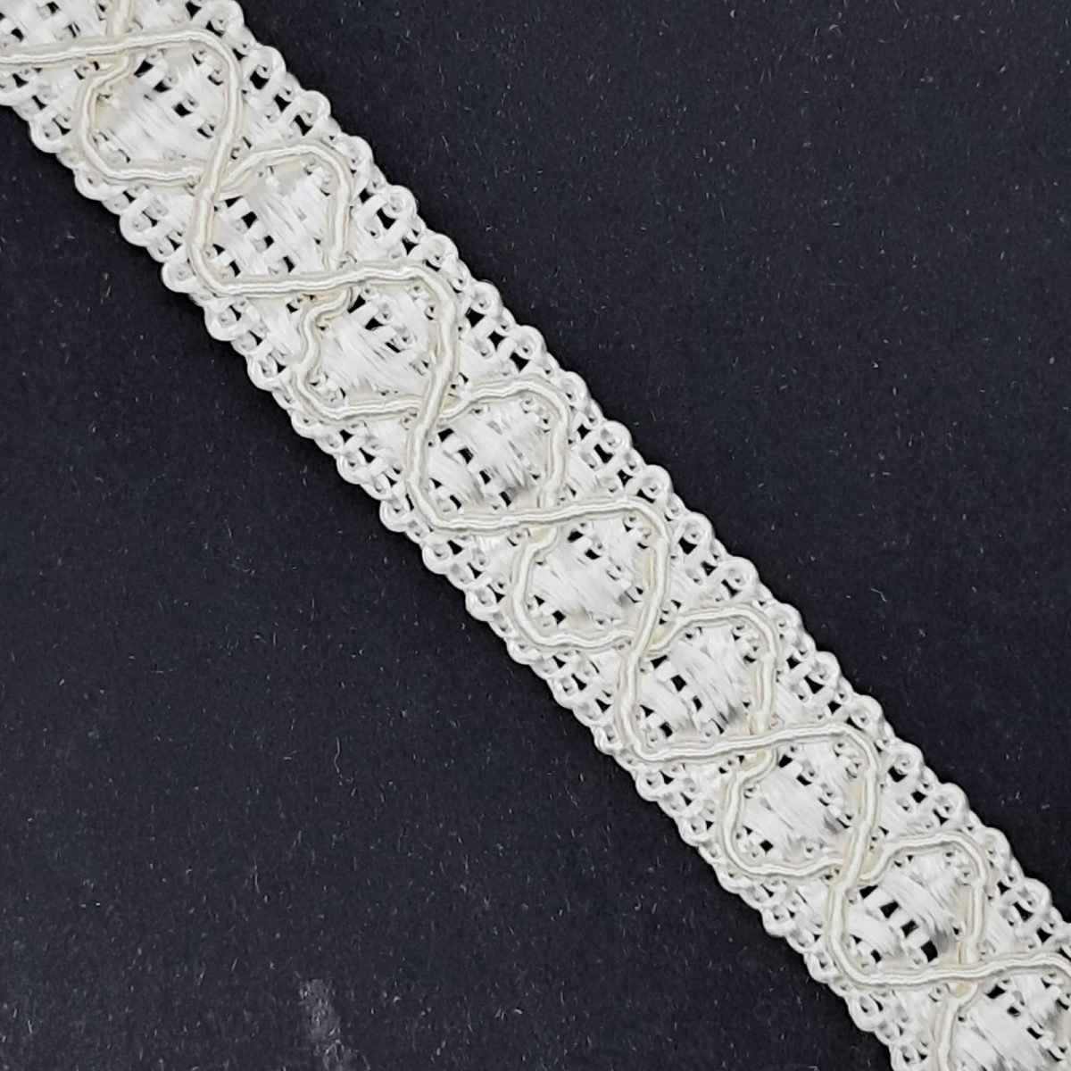 Galón agreman rombos especial tapicería color beige