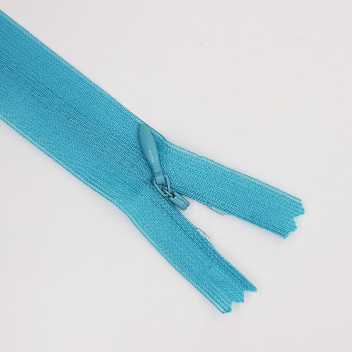 Cremallera invisible 22 cms malla 3 cerrada