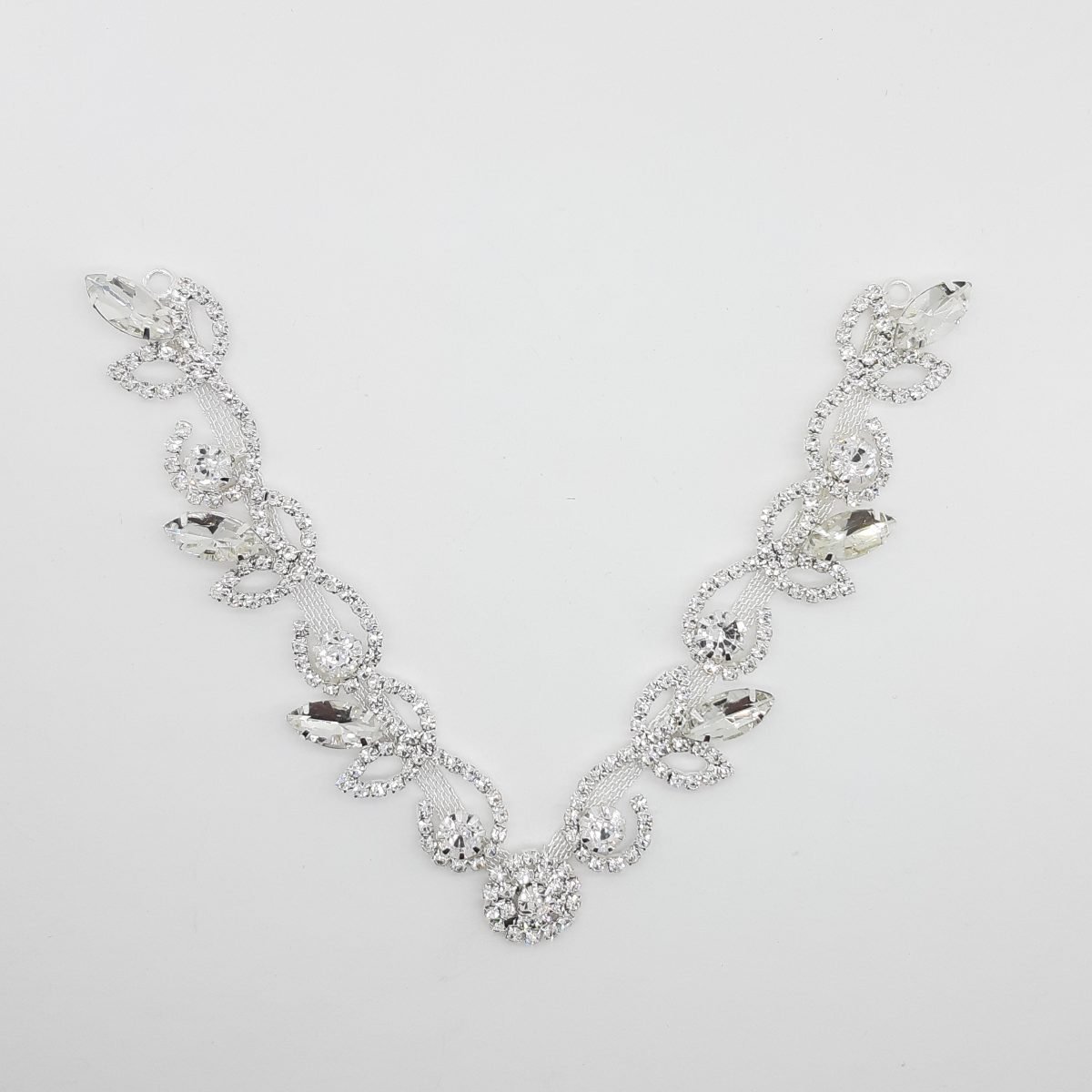 Aplique cuello strass