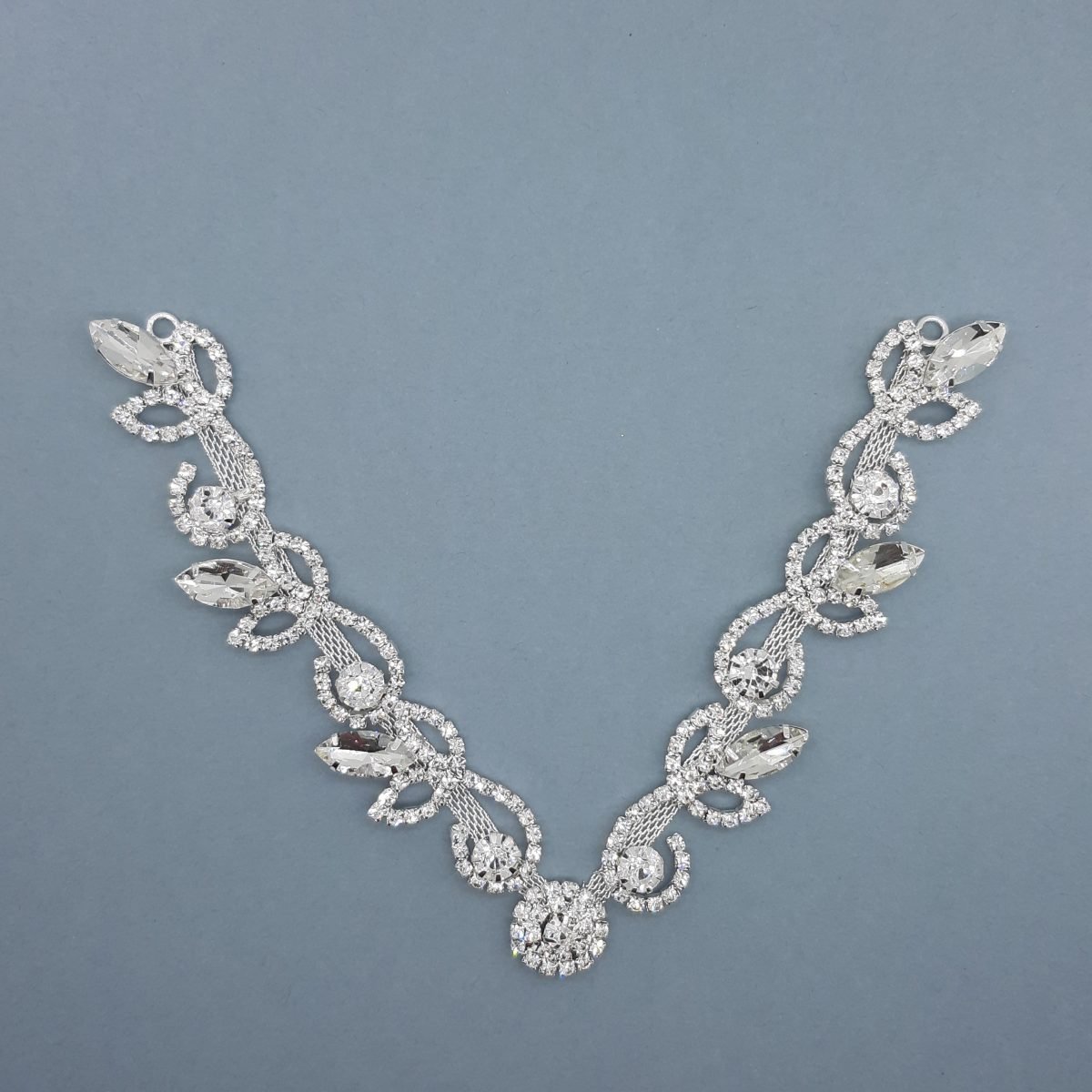 Aplicación para cuello con piedras strass