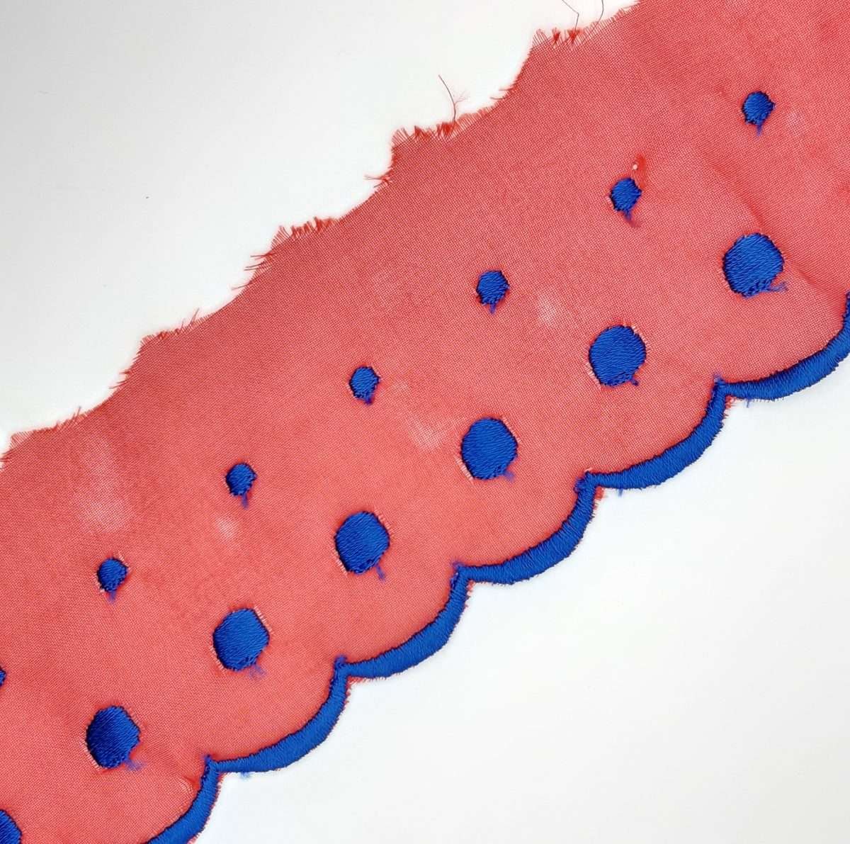 Organza bordada de 8 cms