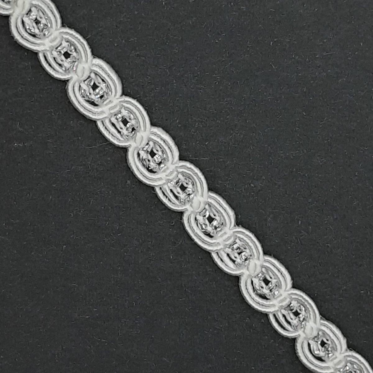 Galón pasamanería con ondas y brillo lurex de 7 mm y color blanco