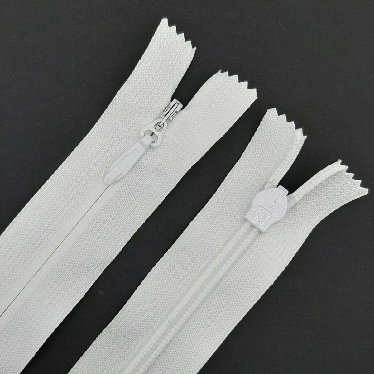 Cremallera invisible súper reforzada de 60 cms blanco roto