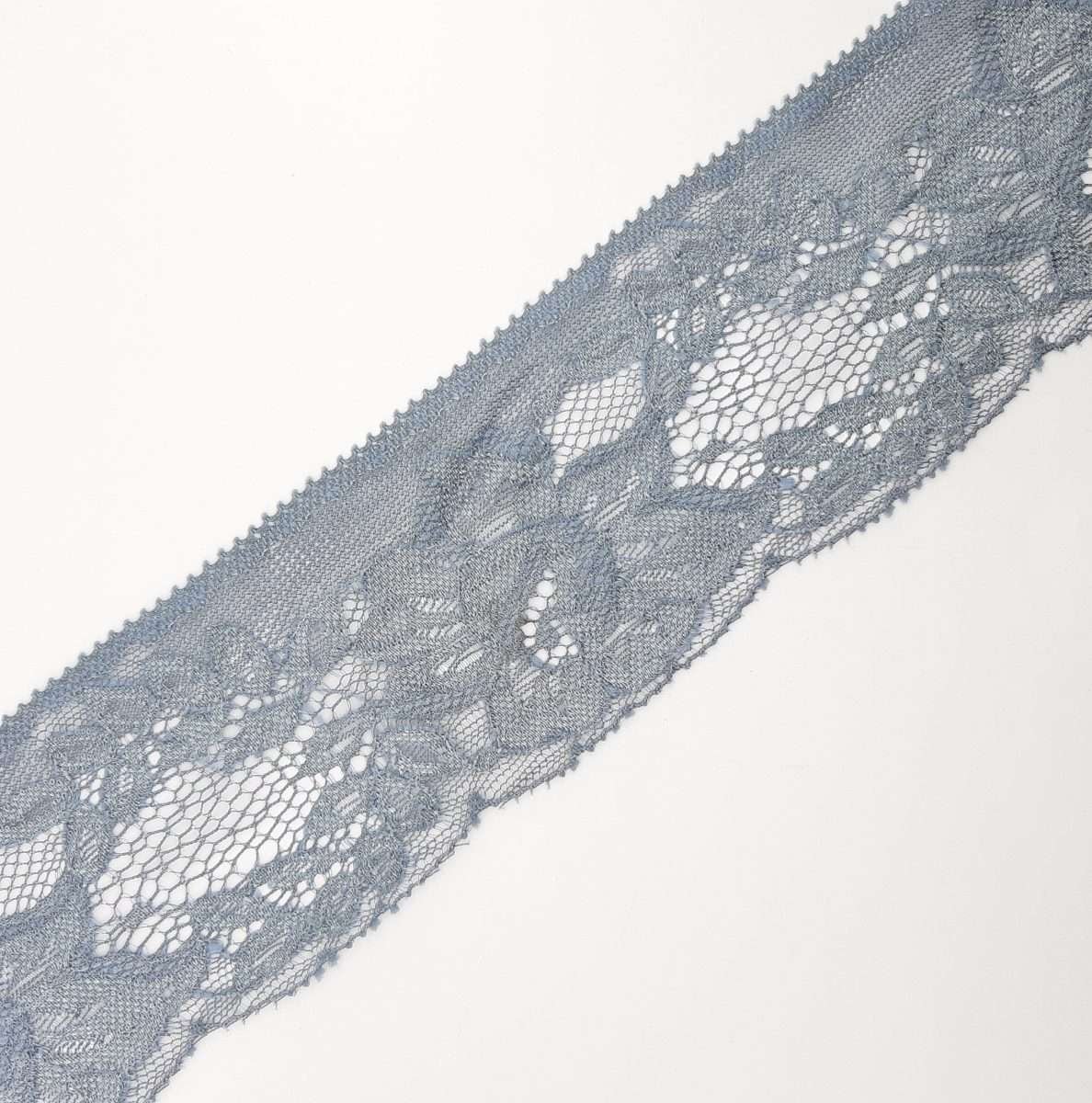 Puntilla encaje nylon color 7 cms