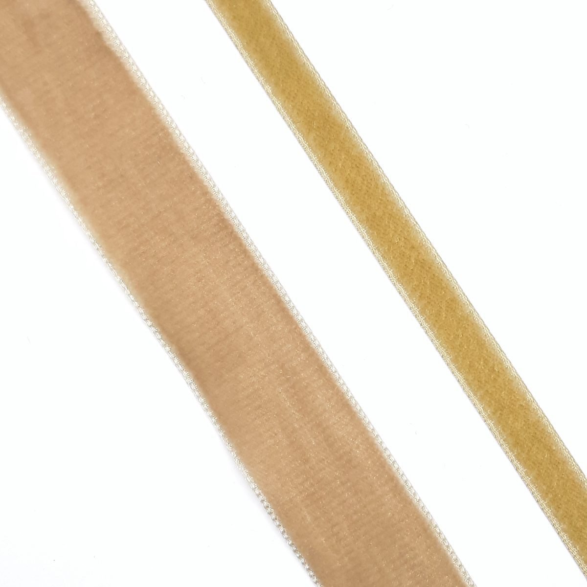 Cinta de terciopelo camel