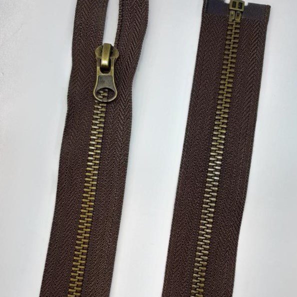 Cremallera separador metálica marrón 65cms diente oro viejo.
