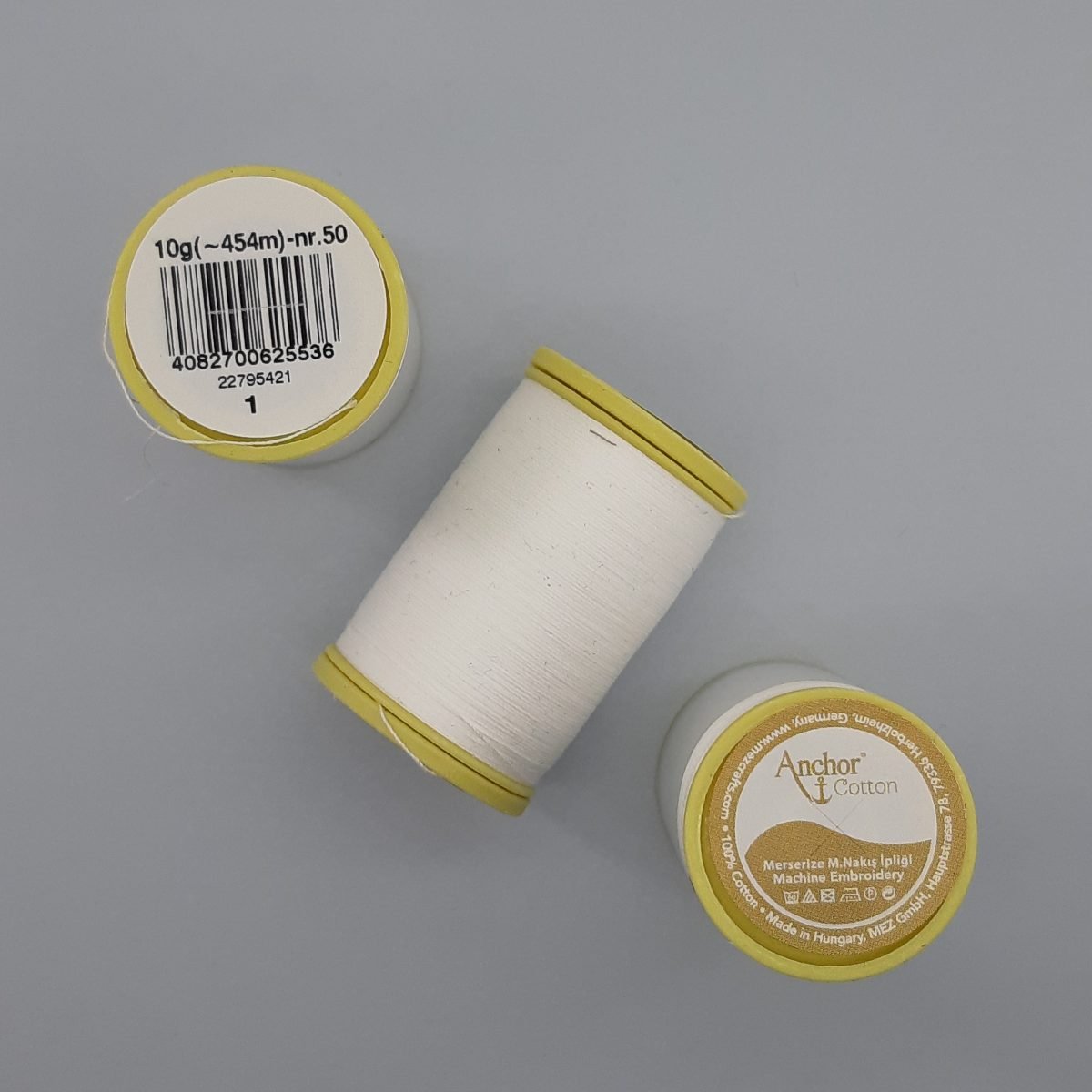 Hilo Anchor blanco para bordar a máquina.