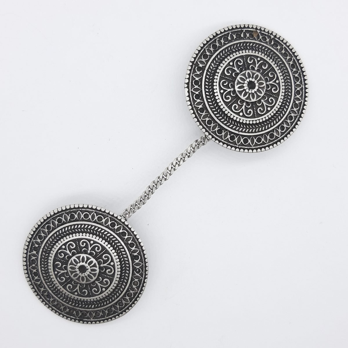 Broche cierre metálico con pinzas plata vieja