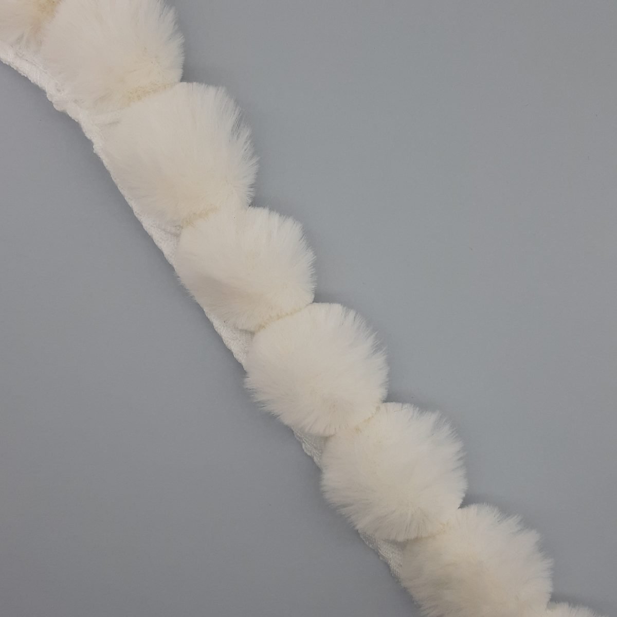 Galón pompón pelo marfil 3 cms