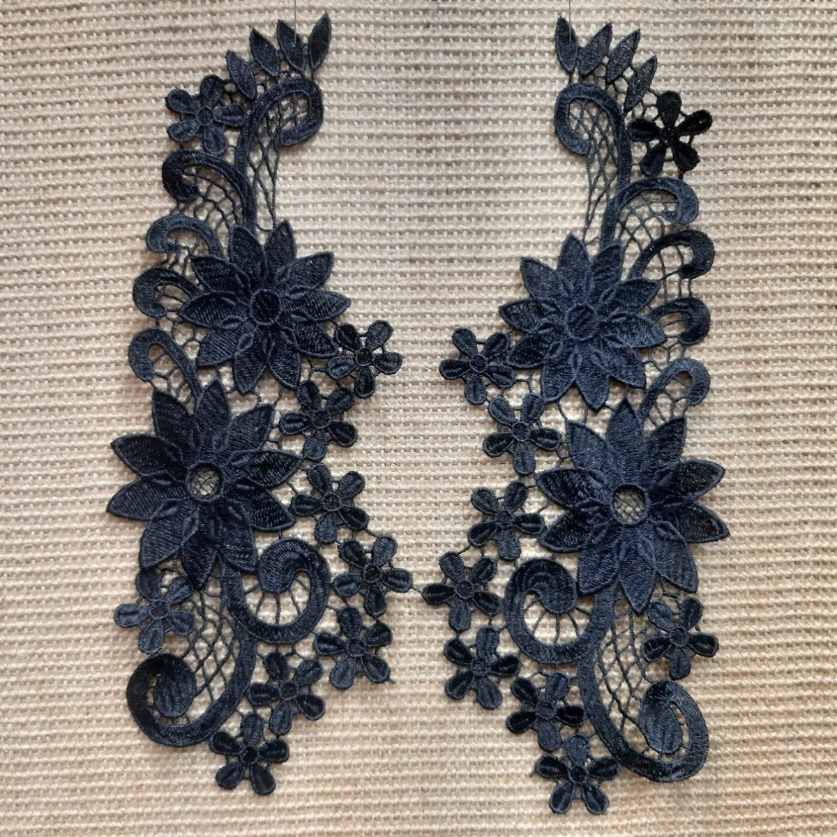 Aplique guipur negro 32 x 12 cms