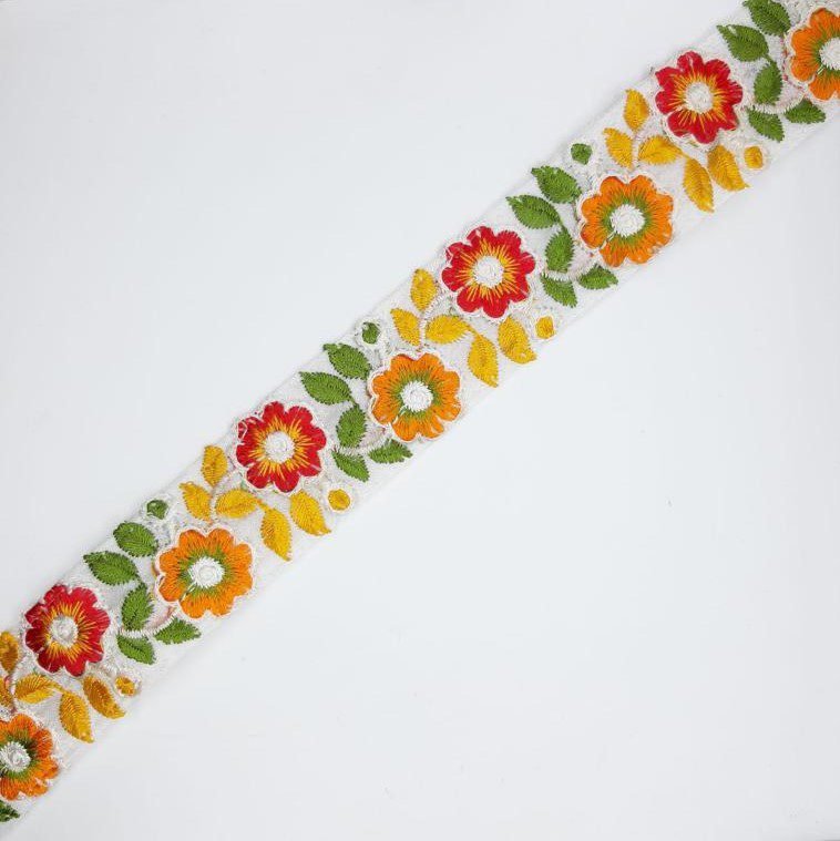 Galón flores bordadas decorativo